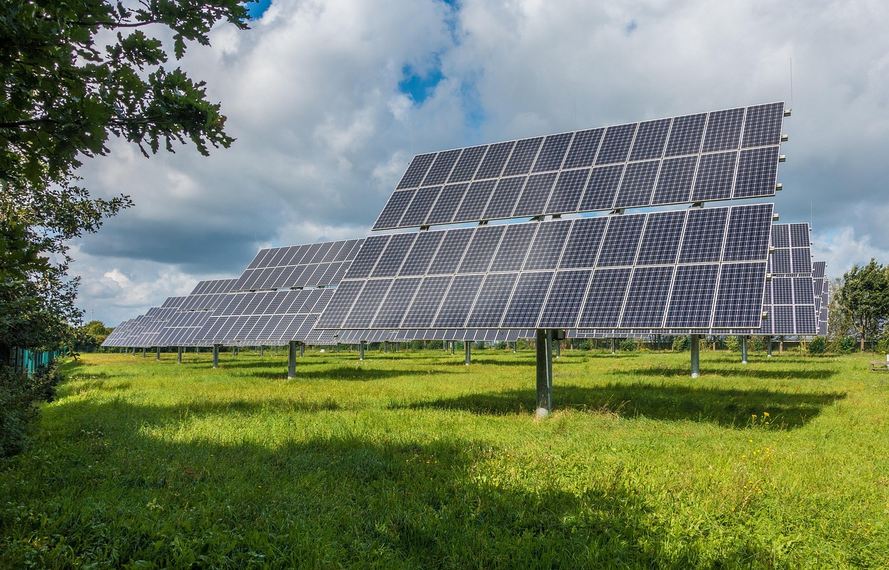Bifaziale Solarzellen: Transparente Elektrode erhöht Wirkungsgrad